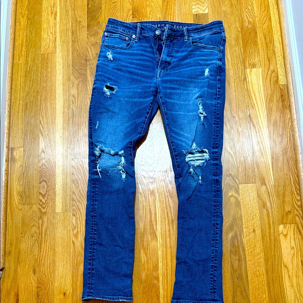 American Eagle Outfitters Men's Ripped Blue Jeans